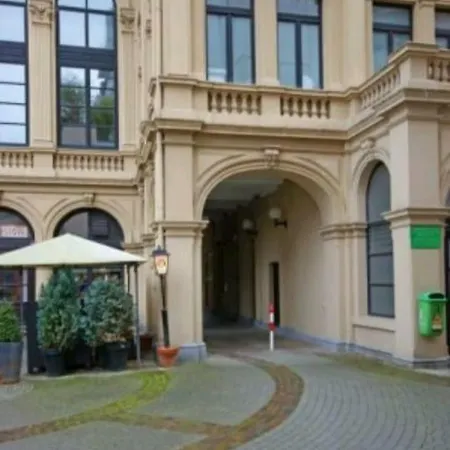 1 Mit Der Terrasse In Der Innenstadt